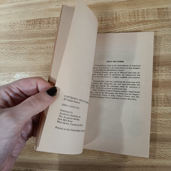 Tom Sawyer Mark Twain Samuel  Clemens 1984 B&W Pocket Classics Comic PB Vintage - Picture 4 of 6